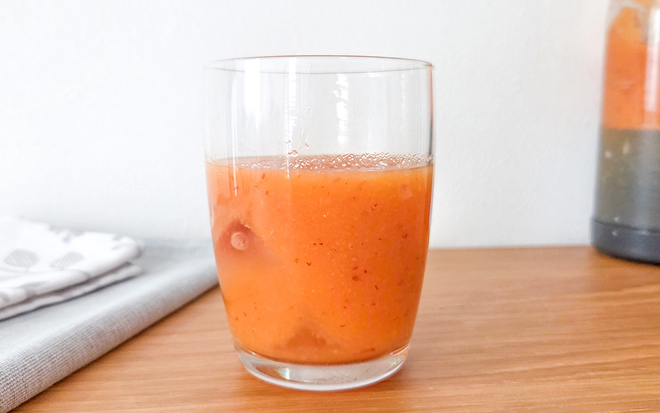 美肌・疲労回復に！にんじんとりんごの朝ジュース