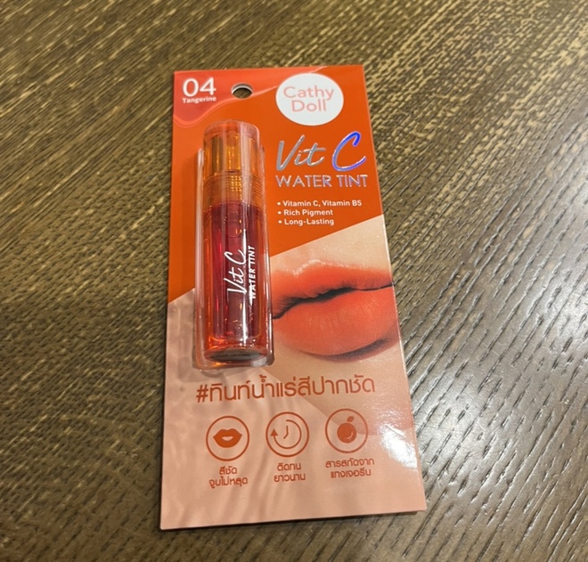 タイのコスメブランドCathy Doll(キャシードール) のVit C ウォーターティント