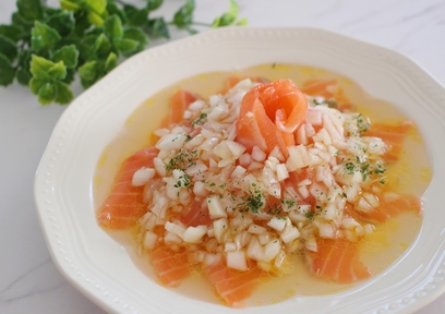 春が旬！新玉ねぎのサーモンカルパッチョ