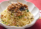 発酵食品で免疫力UP！「納豆とカブの葉の和風パスタ」の作り方