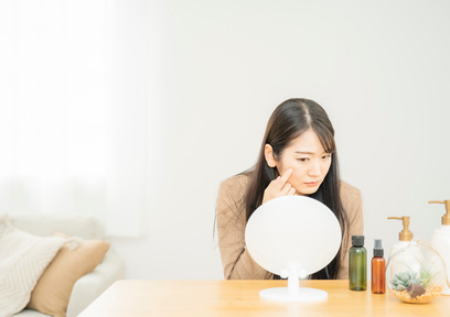 シミの元メラニンを作らせない甘草の美白アプローチ