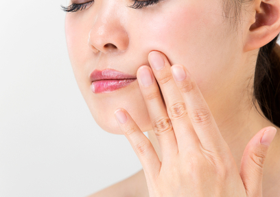 フェイシャルのプロが教える「ほうれい線の原因と解消法」