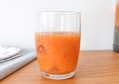 美肌・疲労回復に！にんじんとりんごの朝ジュース 