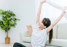 ストレートネックによる首こりを解消！タオル1本でできる改善ストレッチ5選