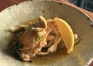 秋鮭ときのこの包み焼き　ヒハツバター